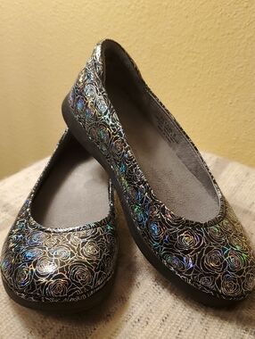 Alegria Women's Holographic Rose Ballet Flats - Black Sz 8